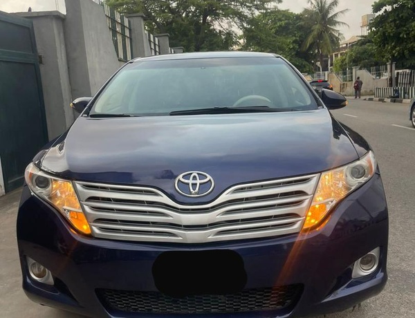 2010 KEYLESS TOYOTA VENZA IN LAGOS FOR SALE