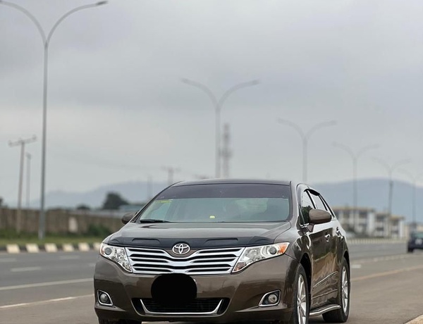 2010 TOYOTA VENZA FULL OPTION FOR SALE