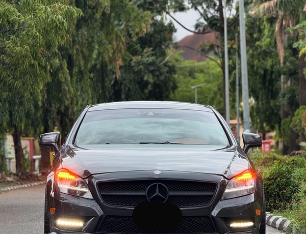 2013 MERCEDES BENZ CLS550 V8 FOR SALE