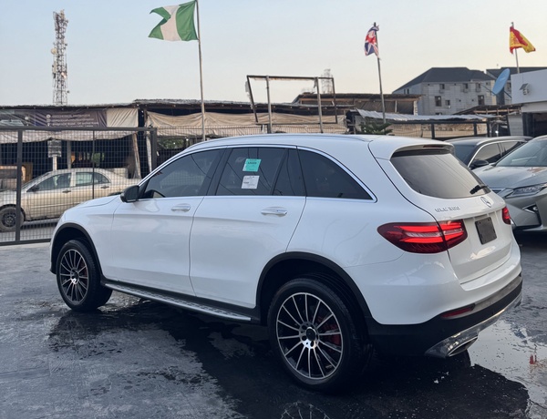 2018 Mercedes Benz GLC 300 full option