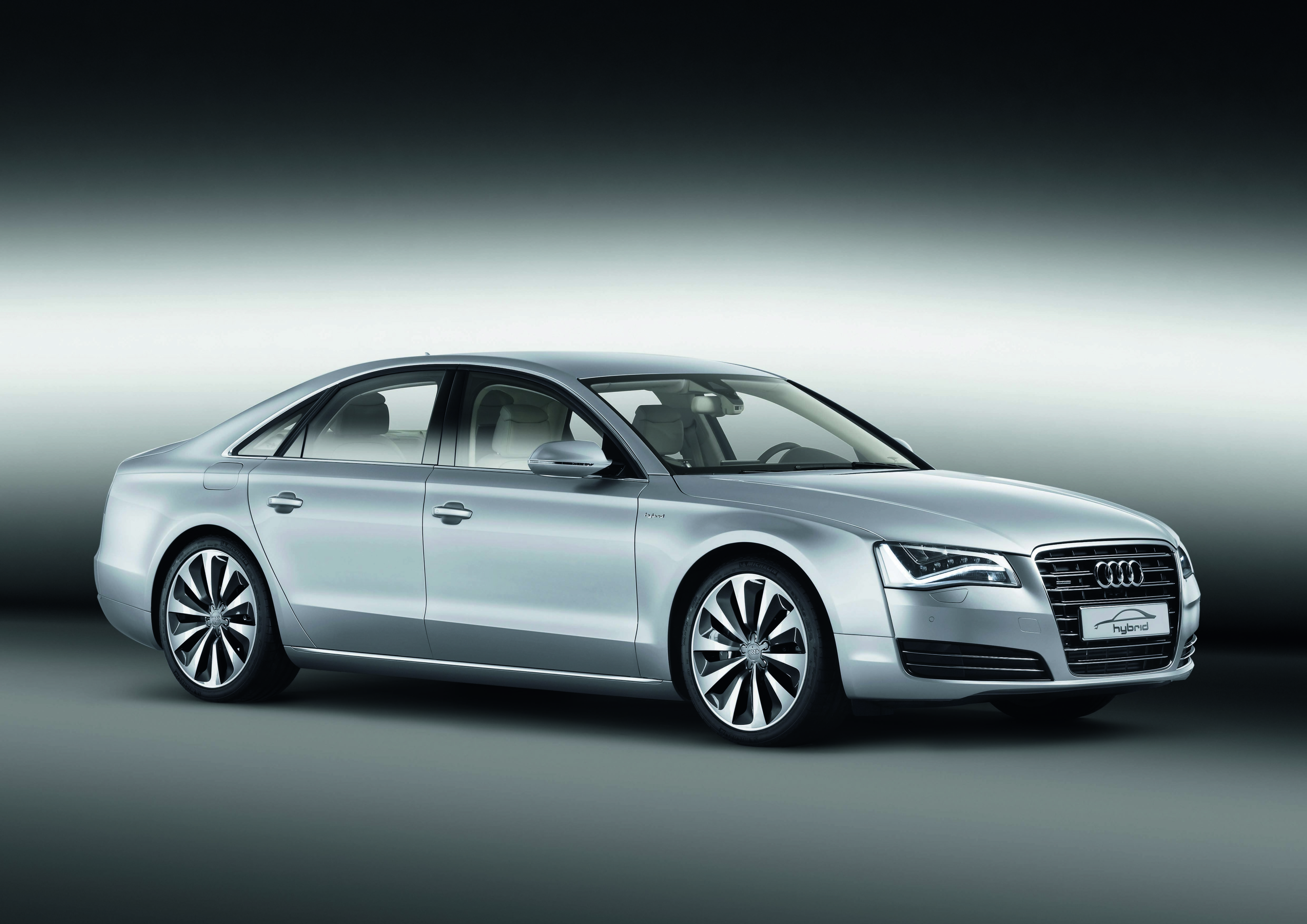  Audi A8 