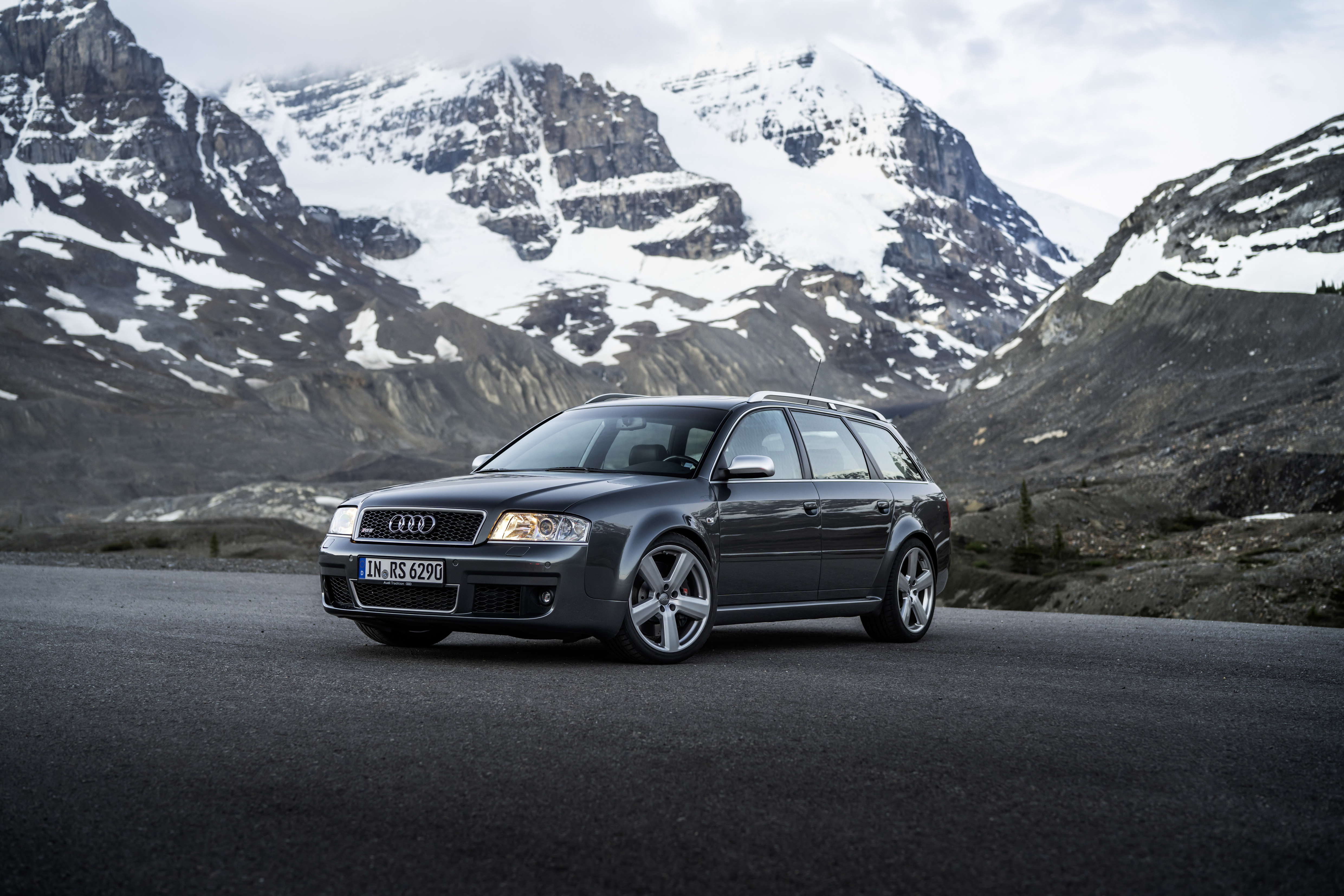  Audi RS6 