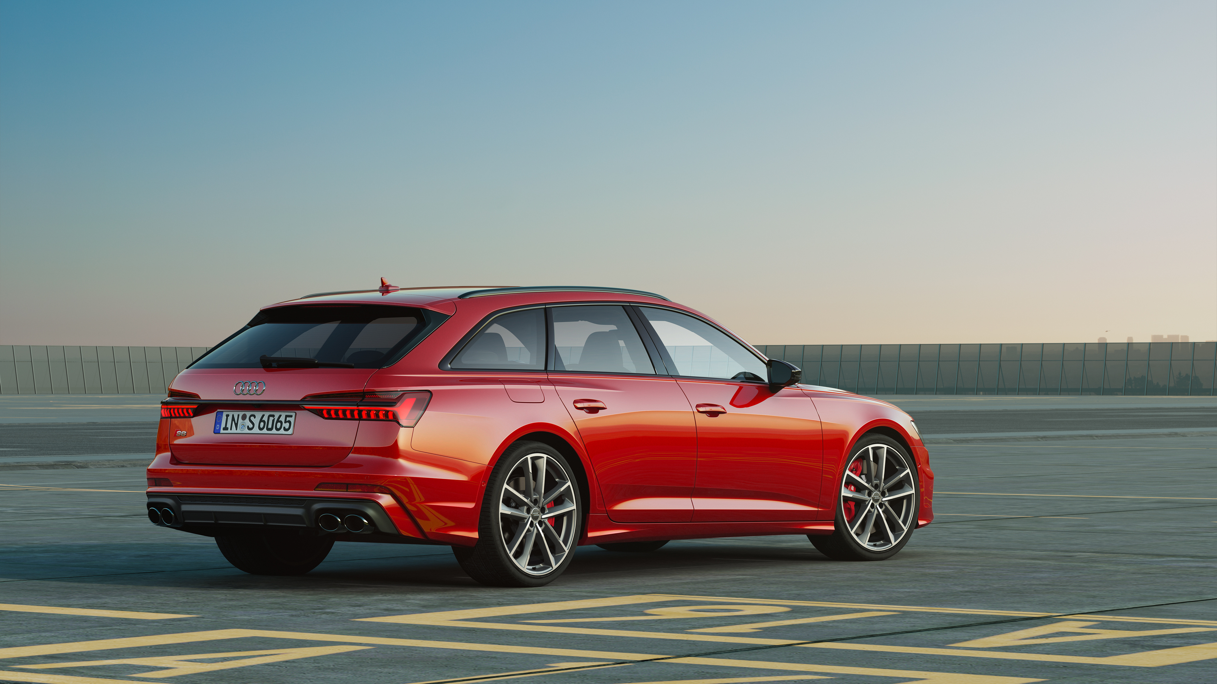  Audi S6 