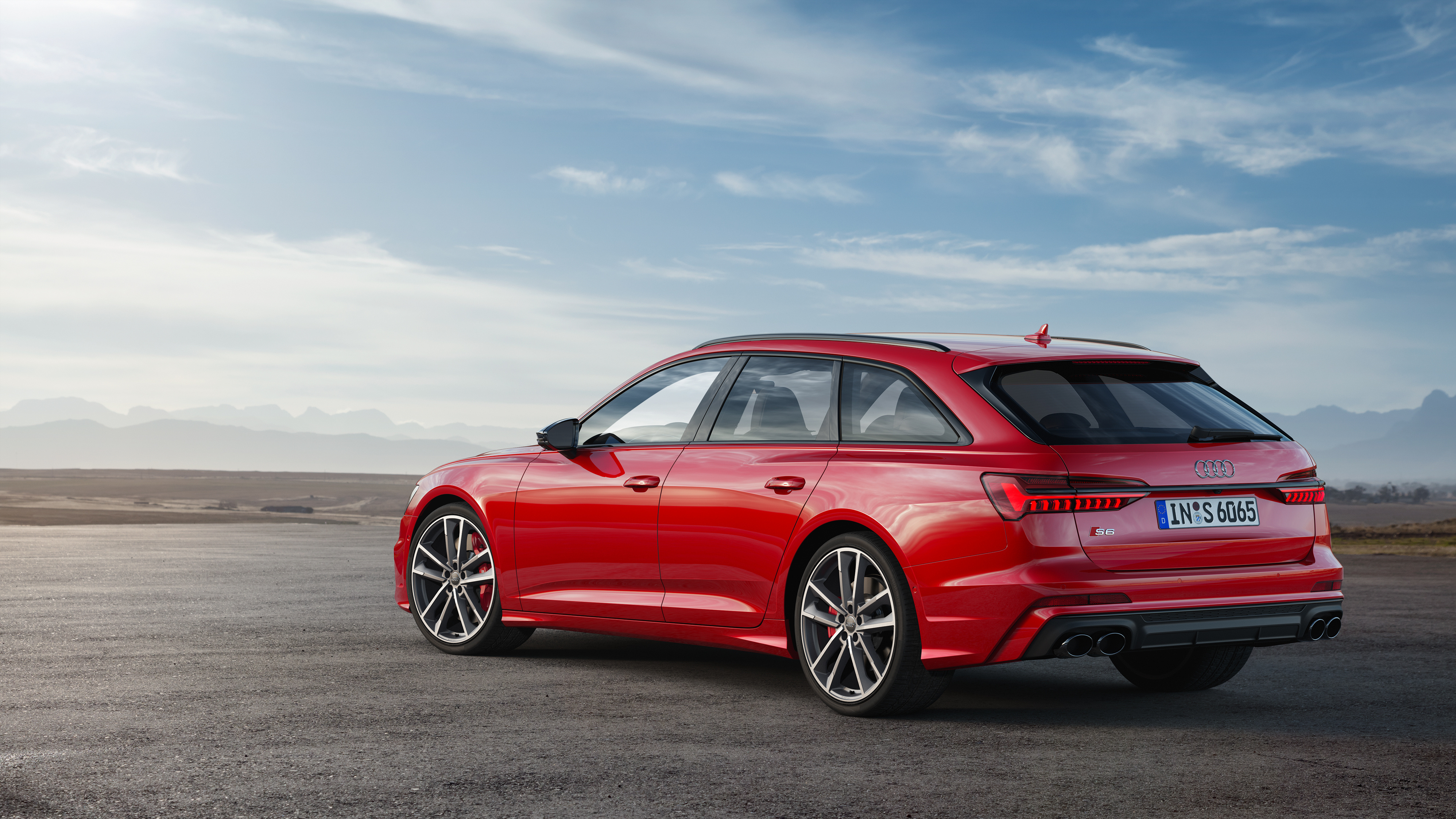  Audi S6 