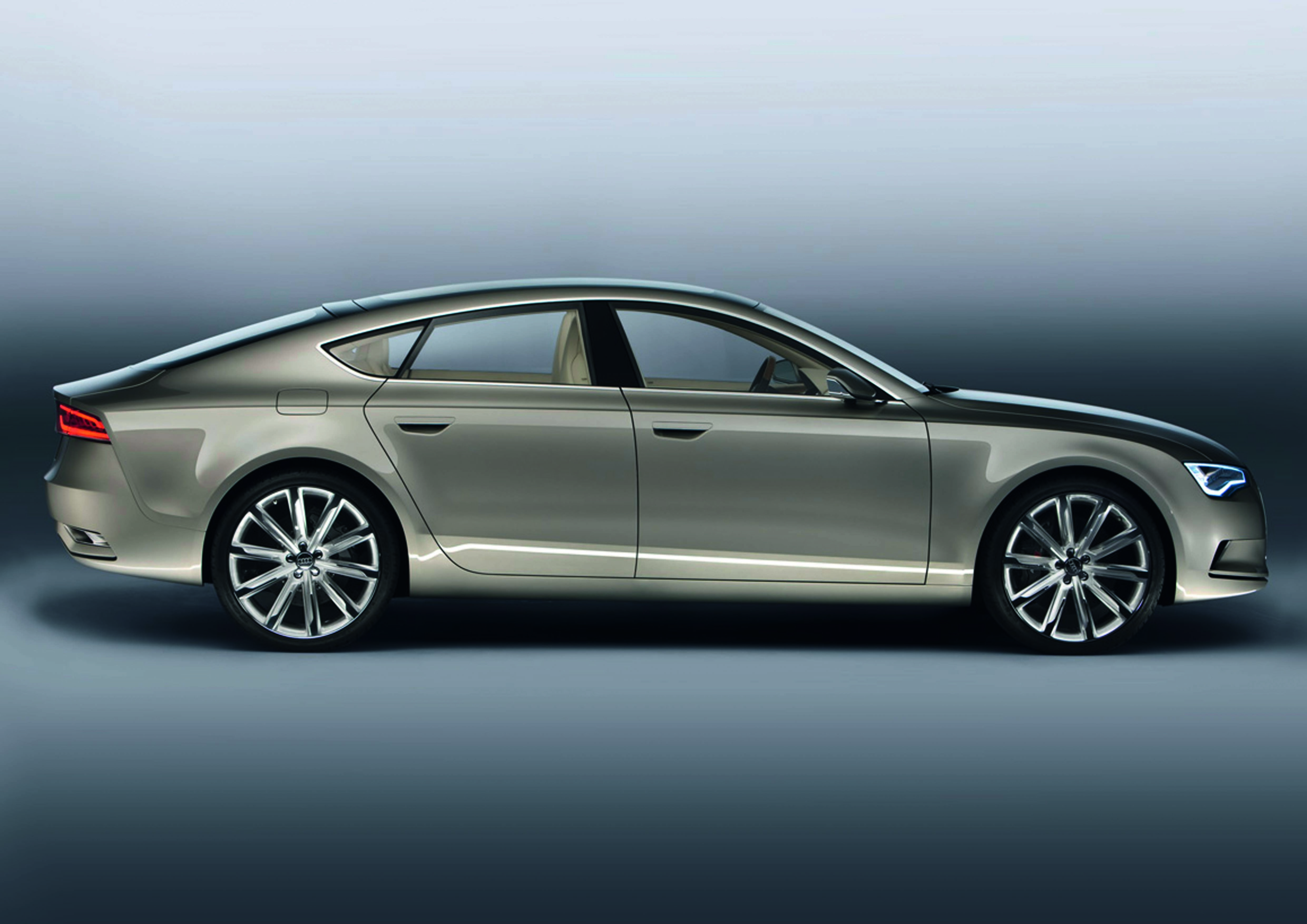  Audi S8 