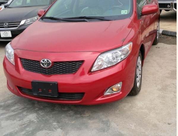 Clean Toyota Corolla LE