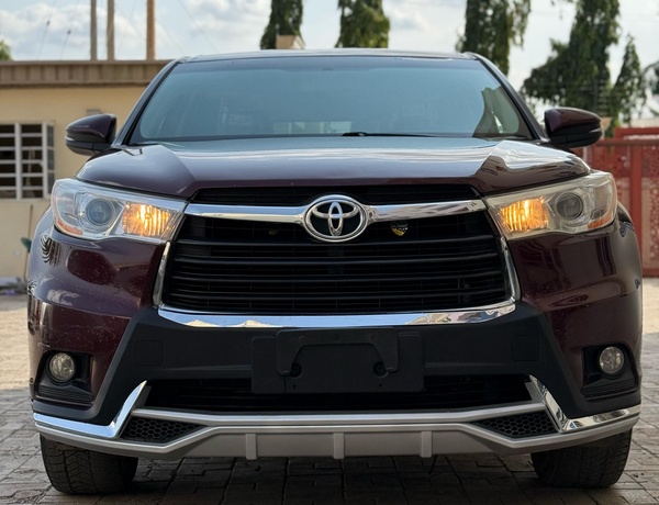 Distress sales foreign used 2014 Toyota Highlander