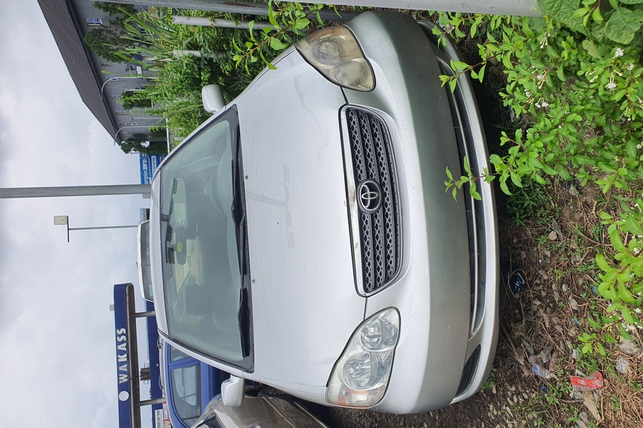 Toyota Corolla 2005...