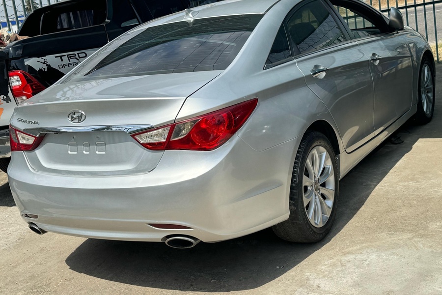 HYUNDAI Sonata 2013...