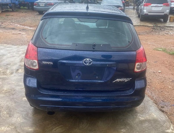 TOYOTA MATRIX 2004 IN IBADAN