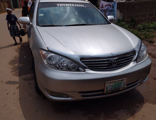 Toyota Camry 2004 ( Upgraded to 06 ) In Ibadan