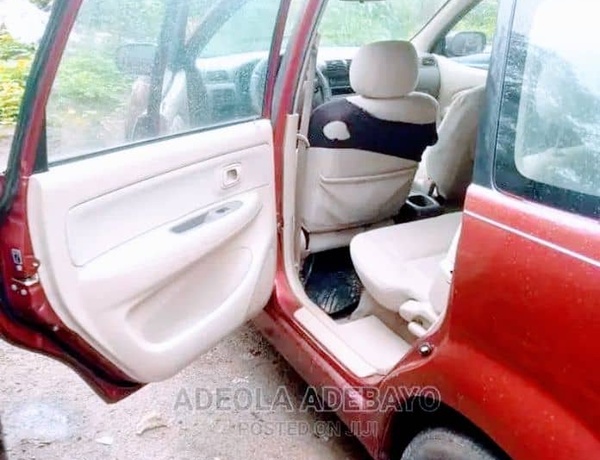TOYOTA AVANZA 2006 IN MOKOLA, IBADAN