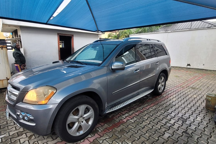 Mercedes Benz GL450...