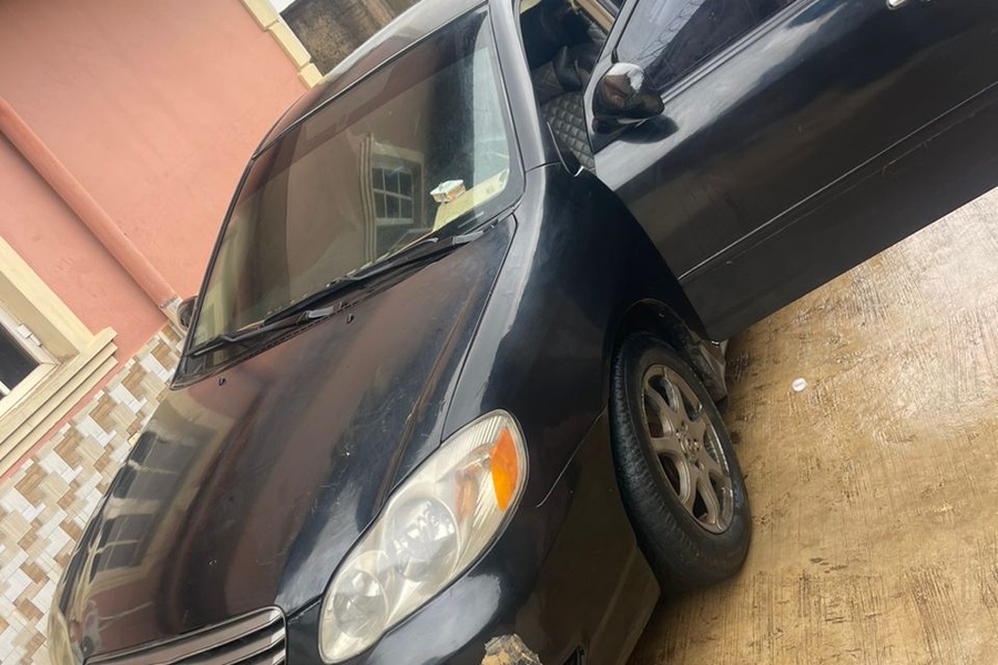 Toyota Corolla 2004...