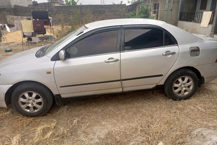 Toyota Corolla 2004...