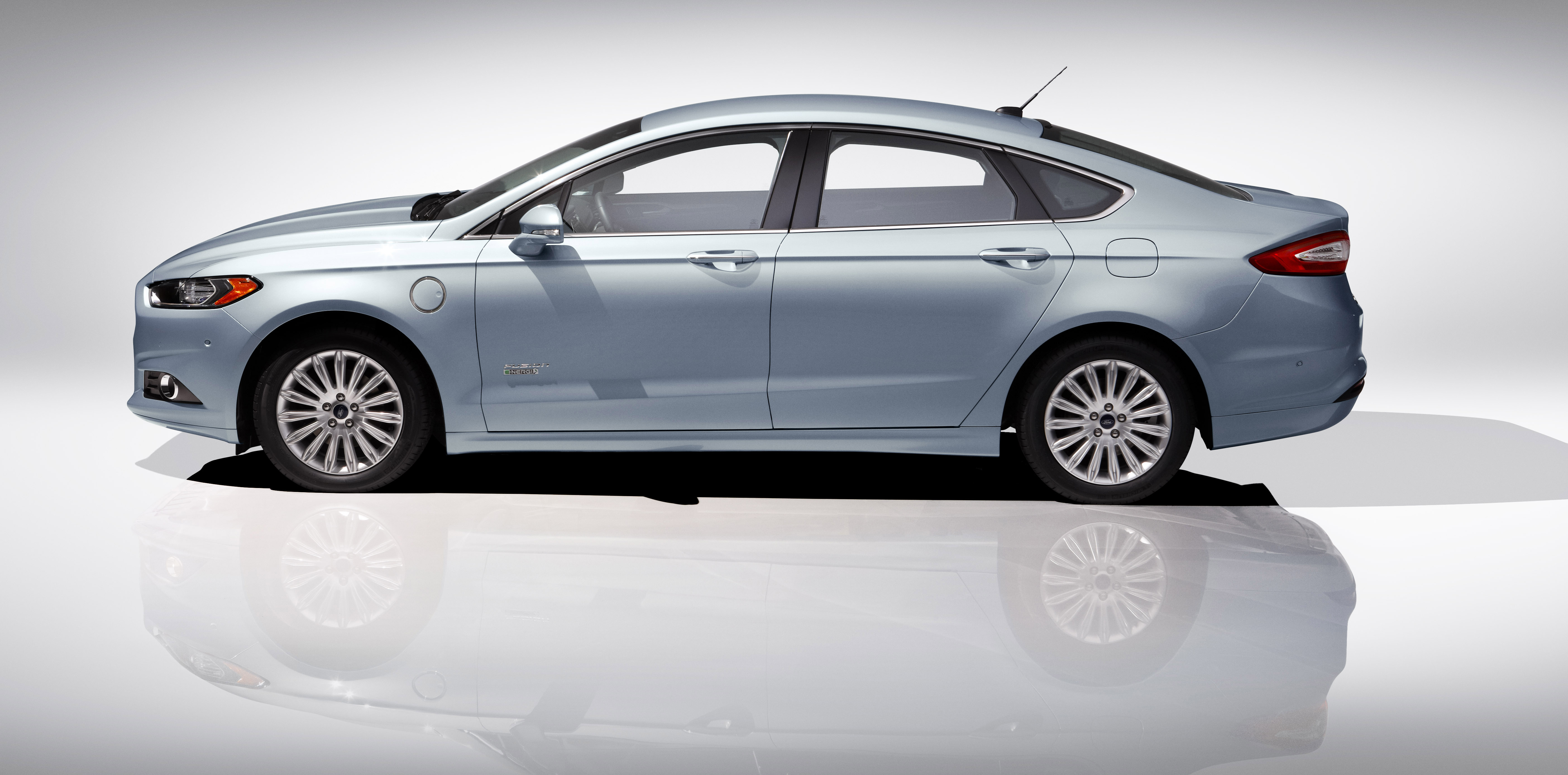  Ford Fusion hybrid 