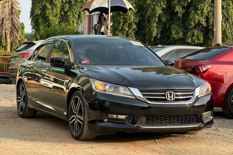 FOREIGN USED 2014 HO...