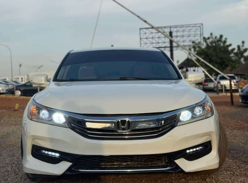 FOREIGN USED 2016 HO...