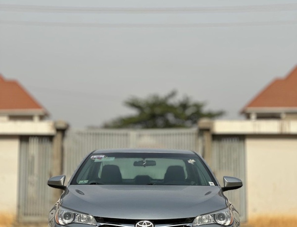 FOREIGN USED  AUTO DRIVE   2025 ENTRY TOYOTA CAMRY  2016 MODEL