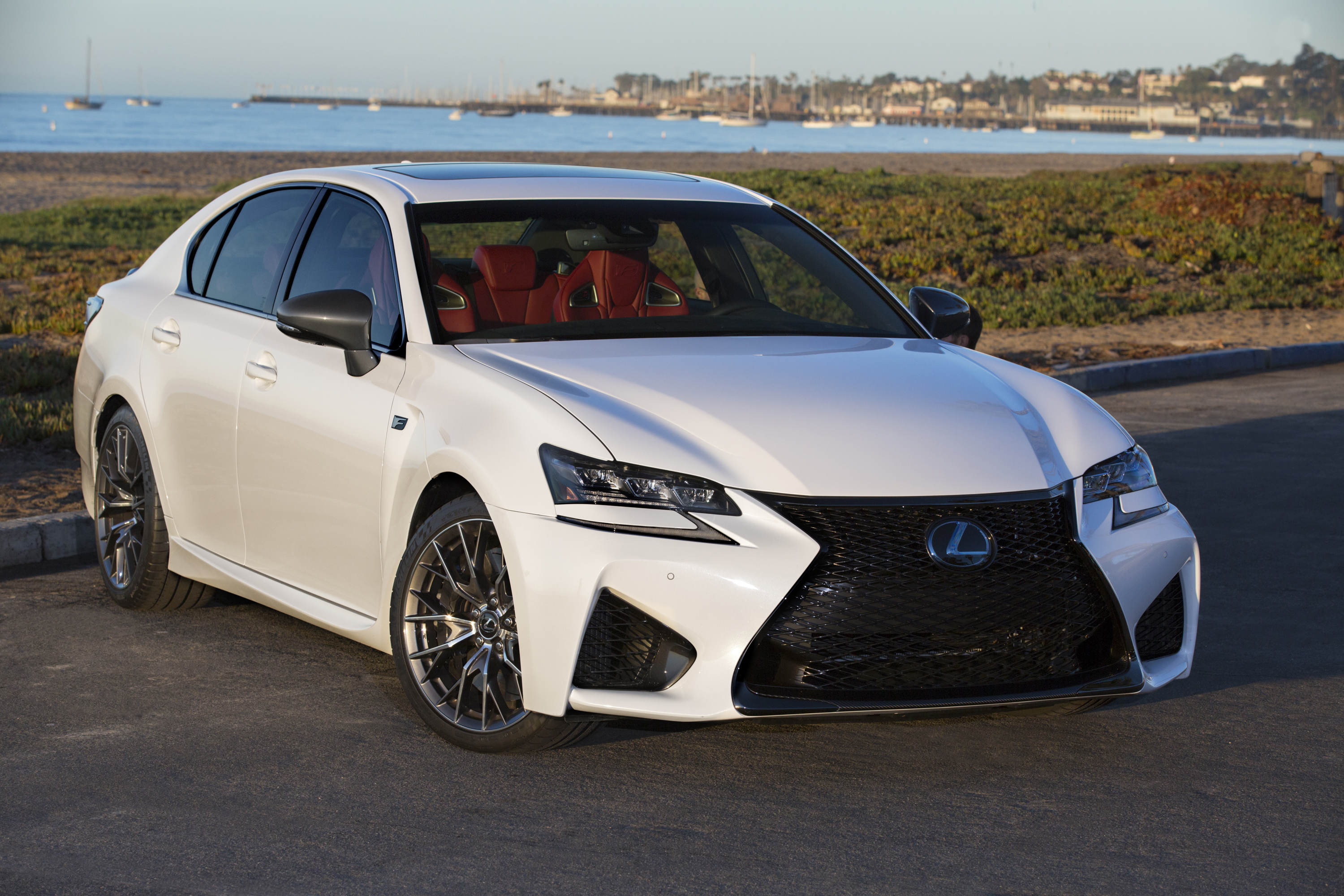  Lexus GS F 