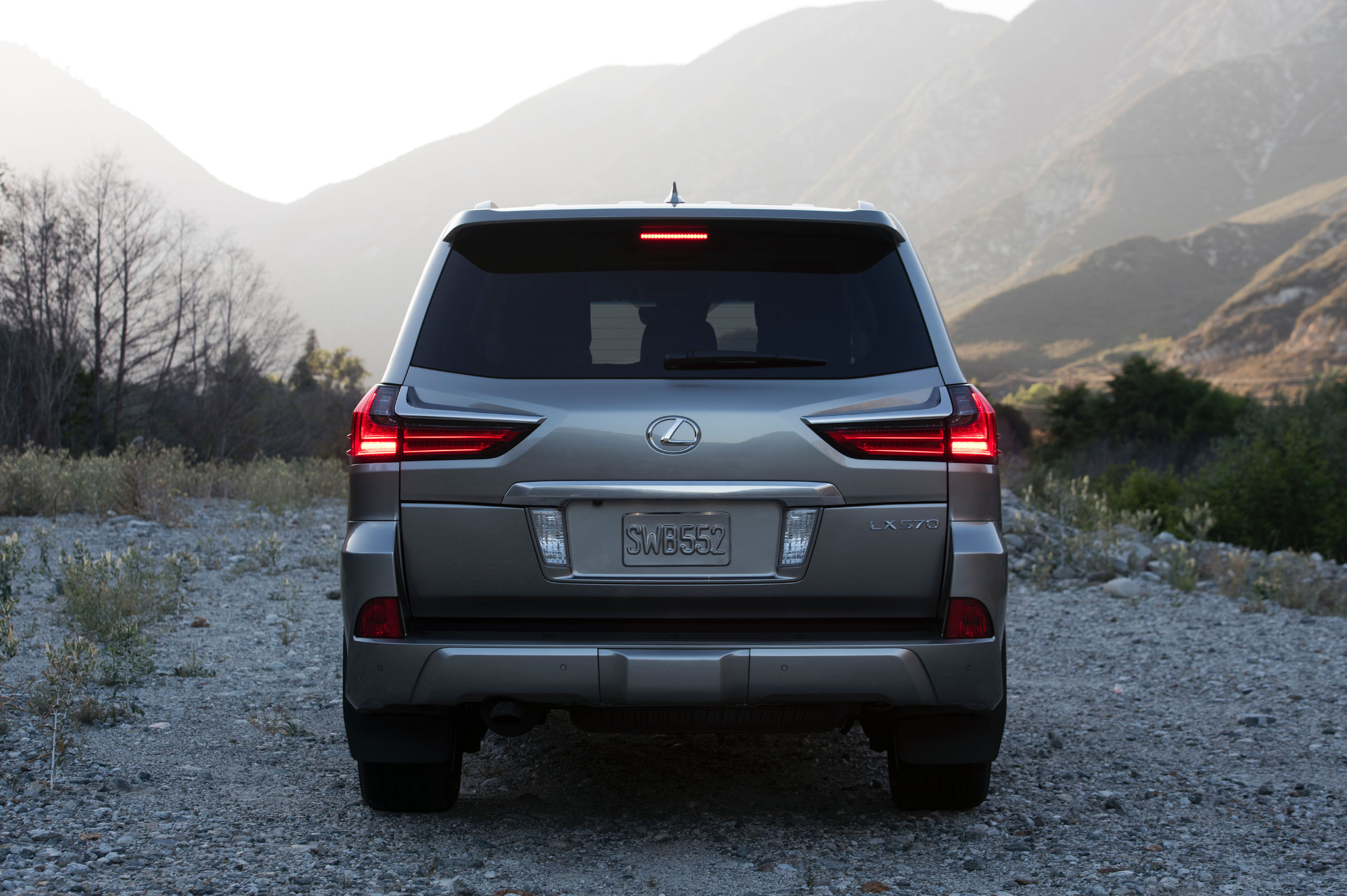  Lexus LX 