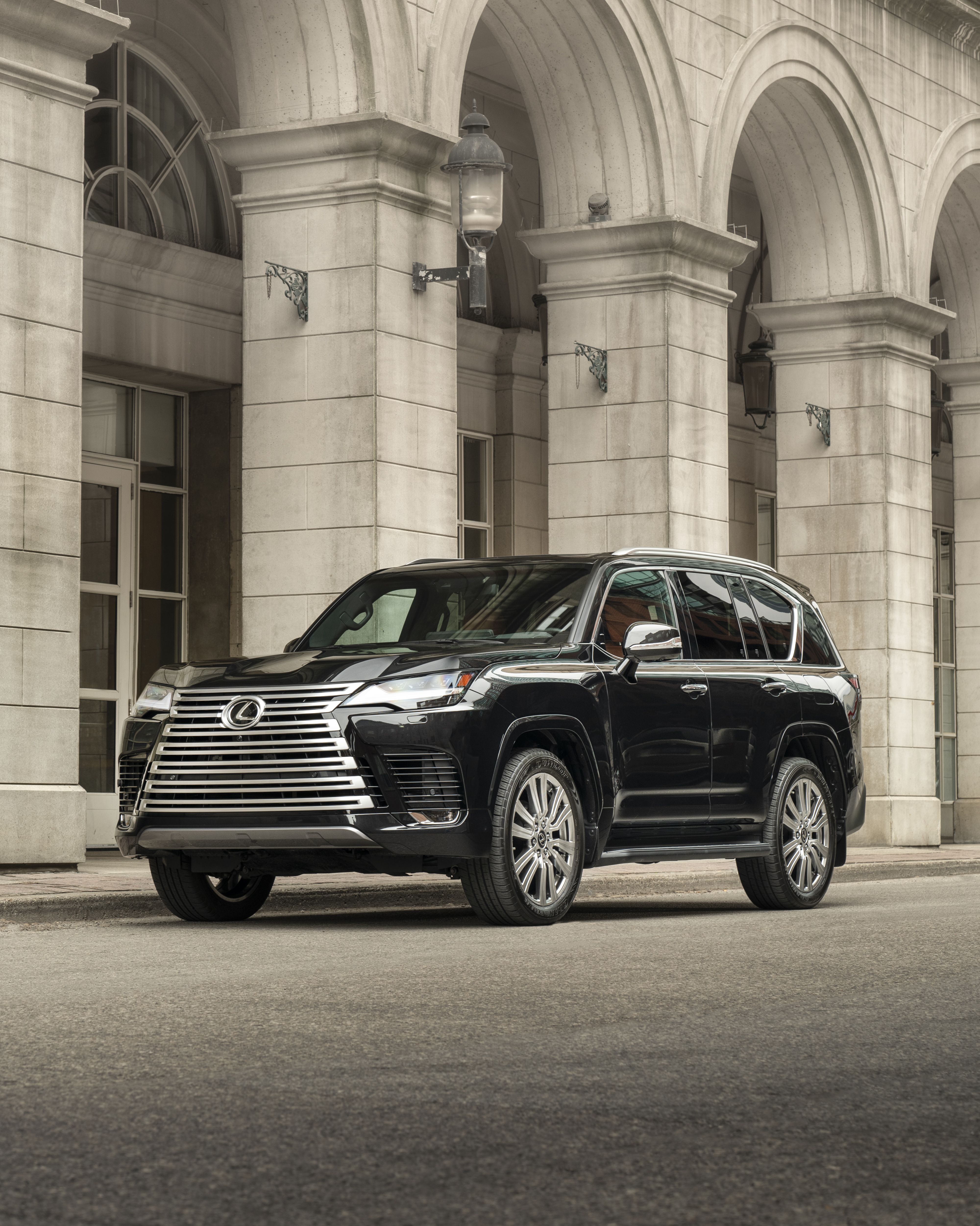 LEXUS LX 600 