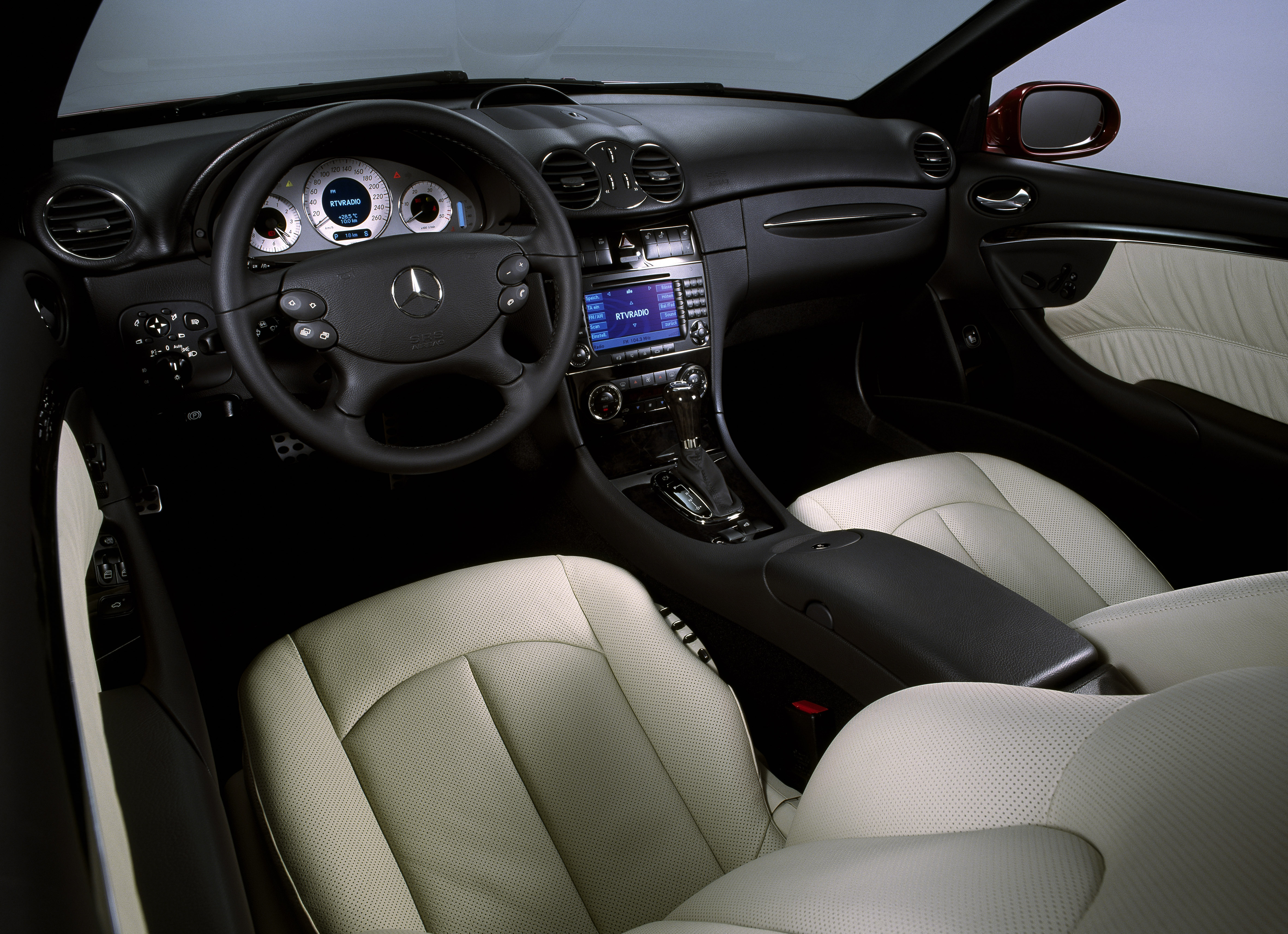  Mercedes-Benz CLK-Class 