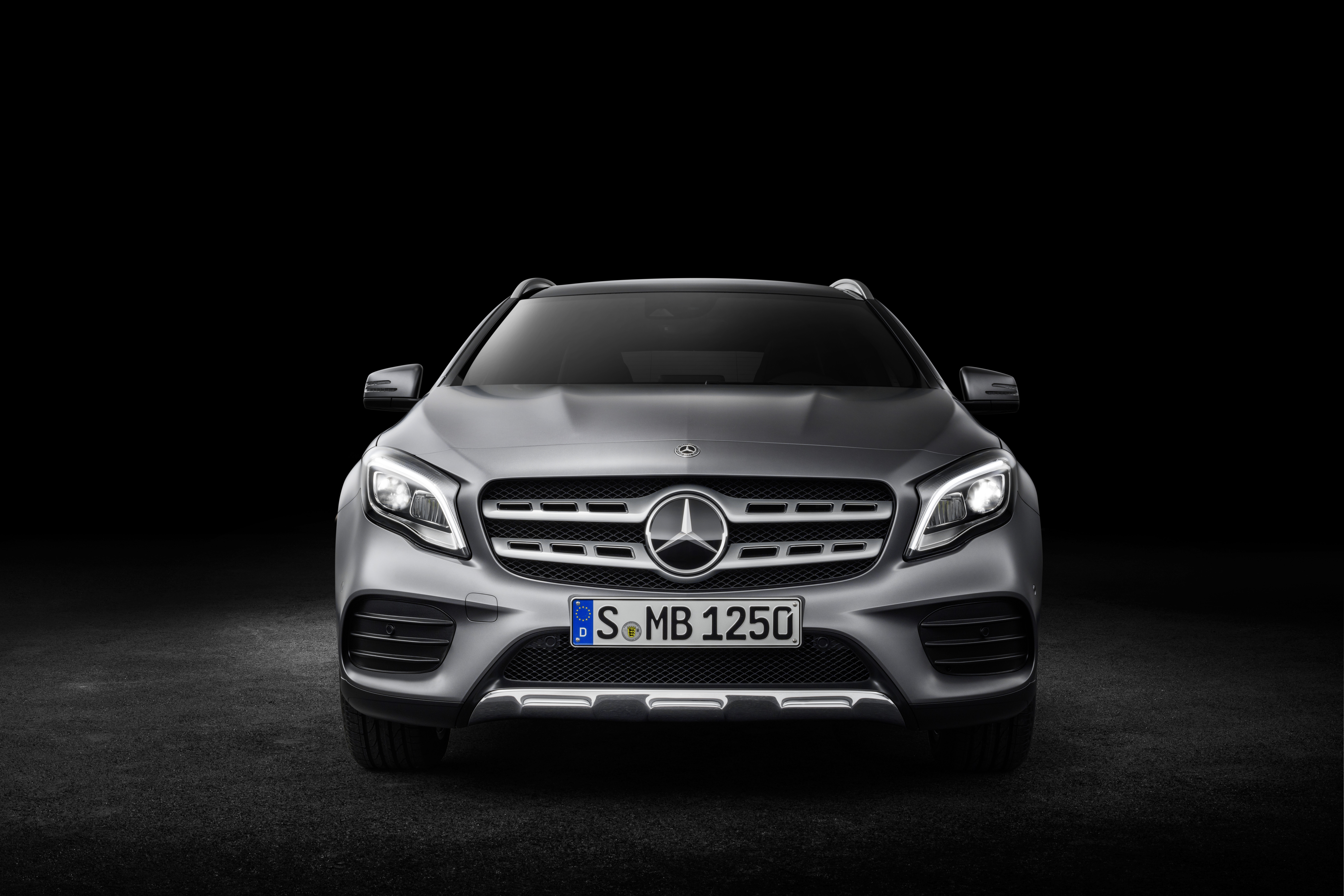  Mercedes-Benz GLA-class 
