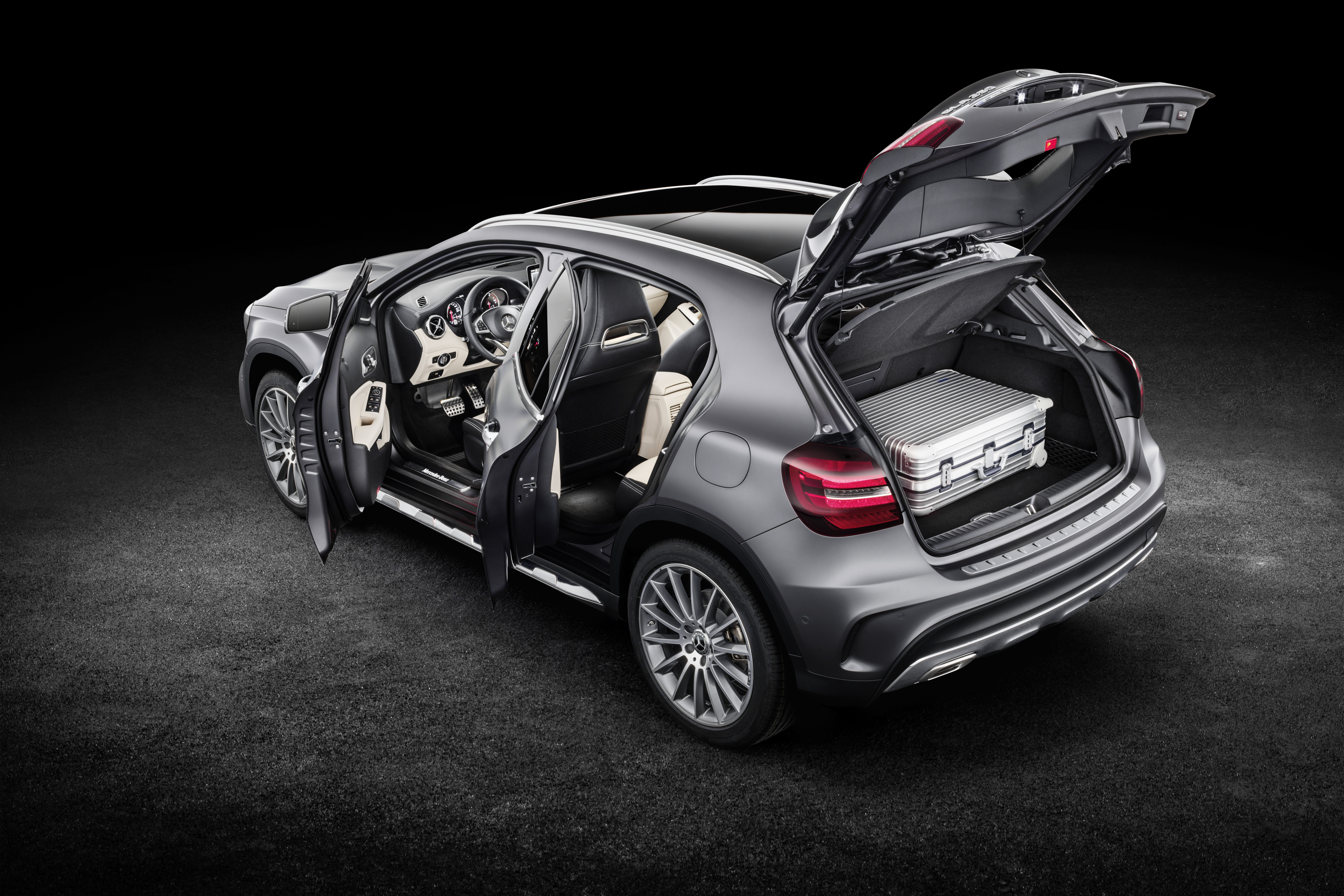  Mercedes-Benz GLA-class 