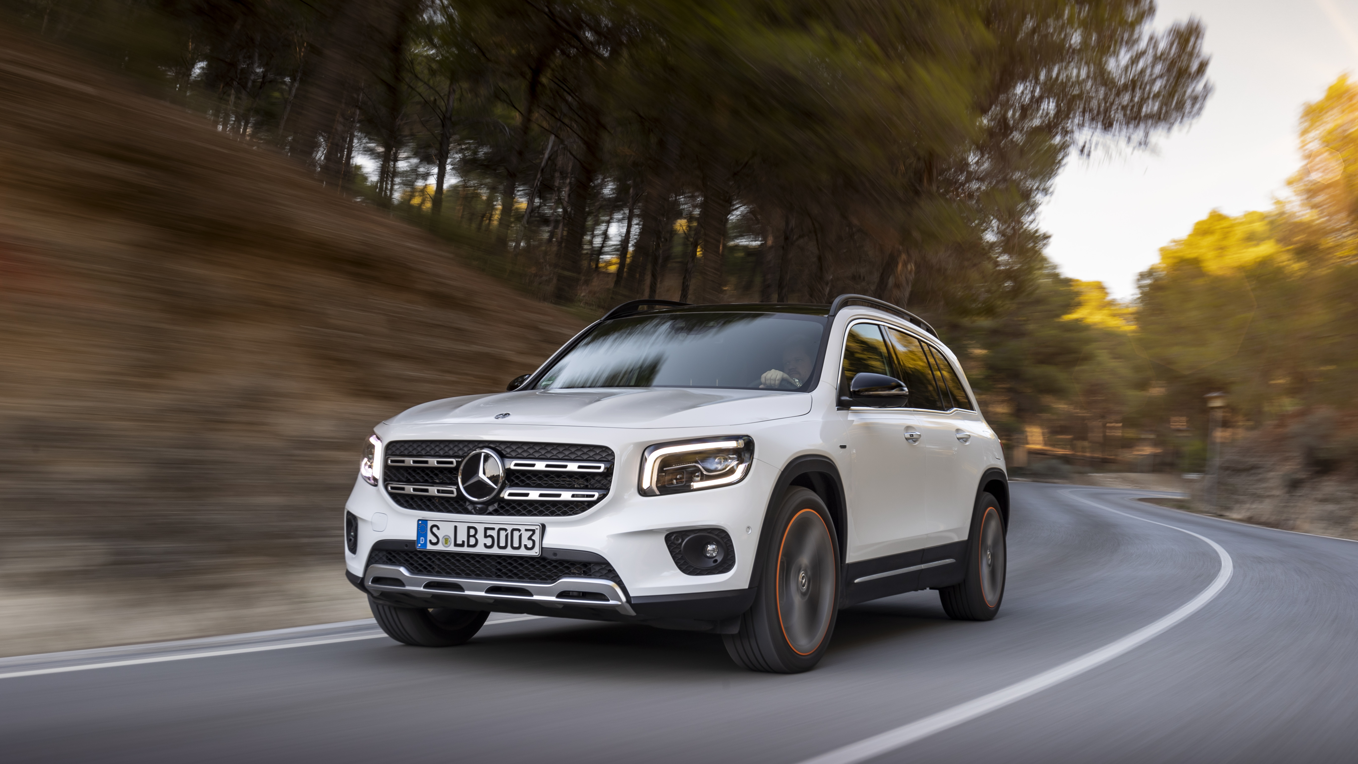 MERCEDES-BENZ GLB-cl...