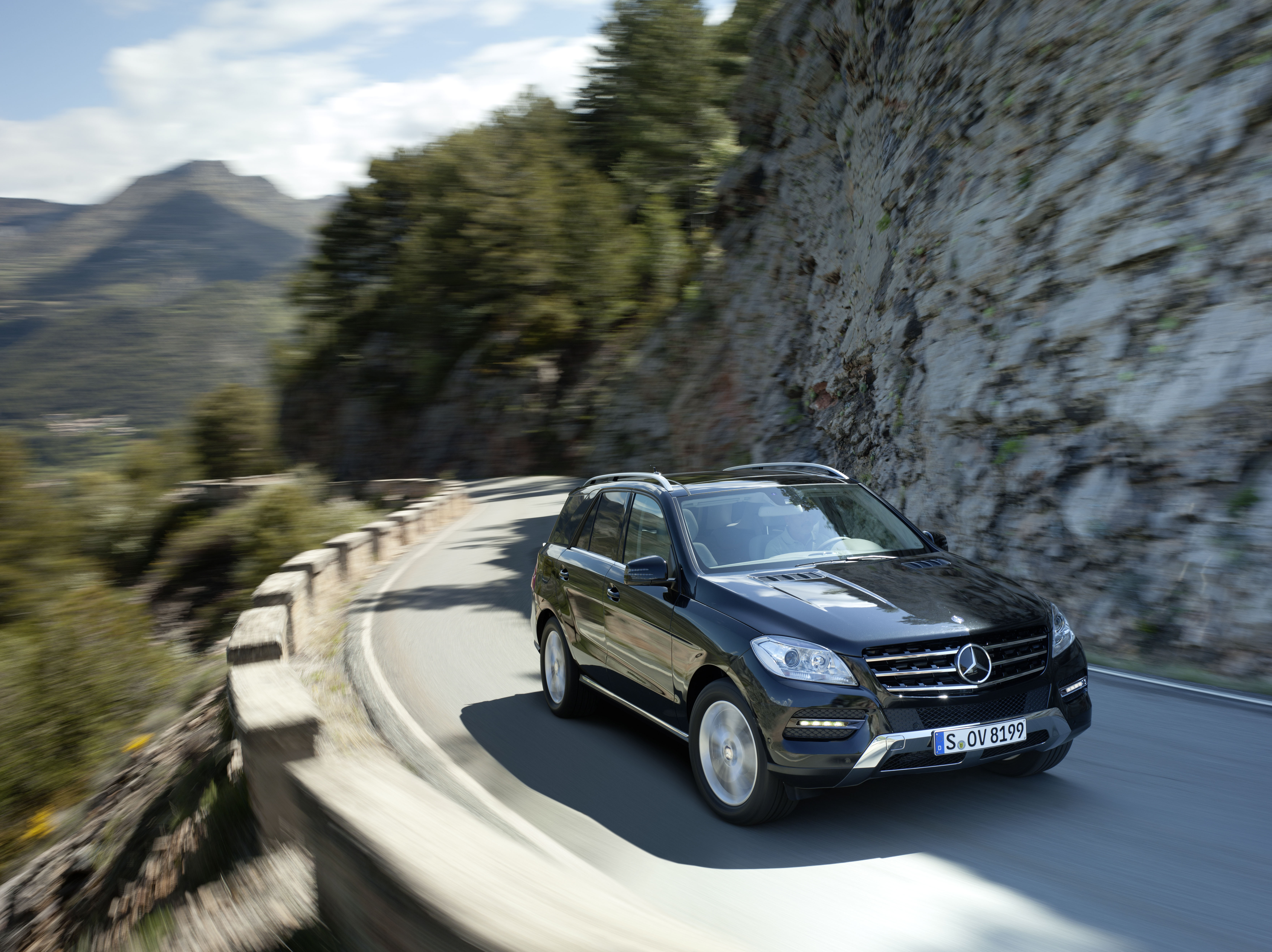  Mercedes-Benz M-Class 
