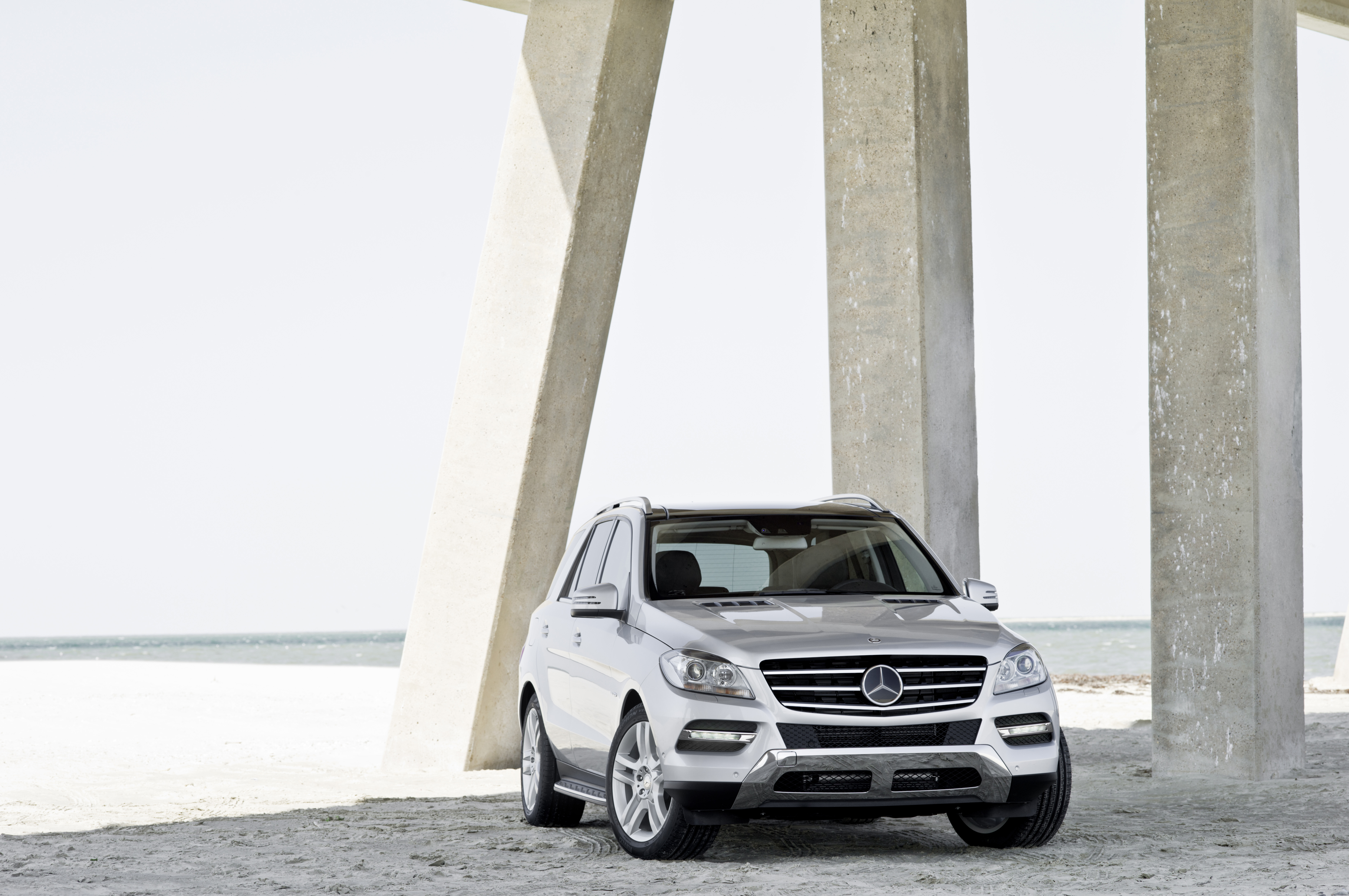  Mercedes-Benz M-Class 