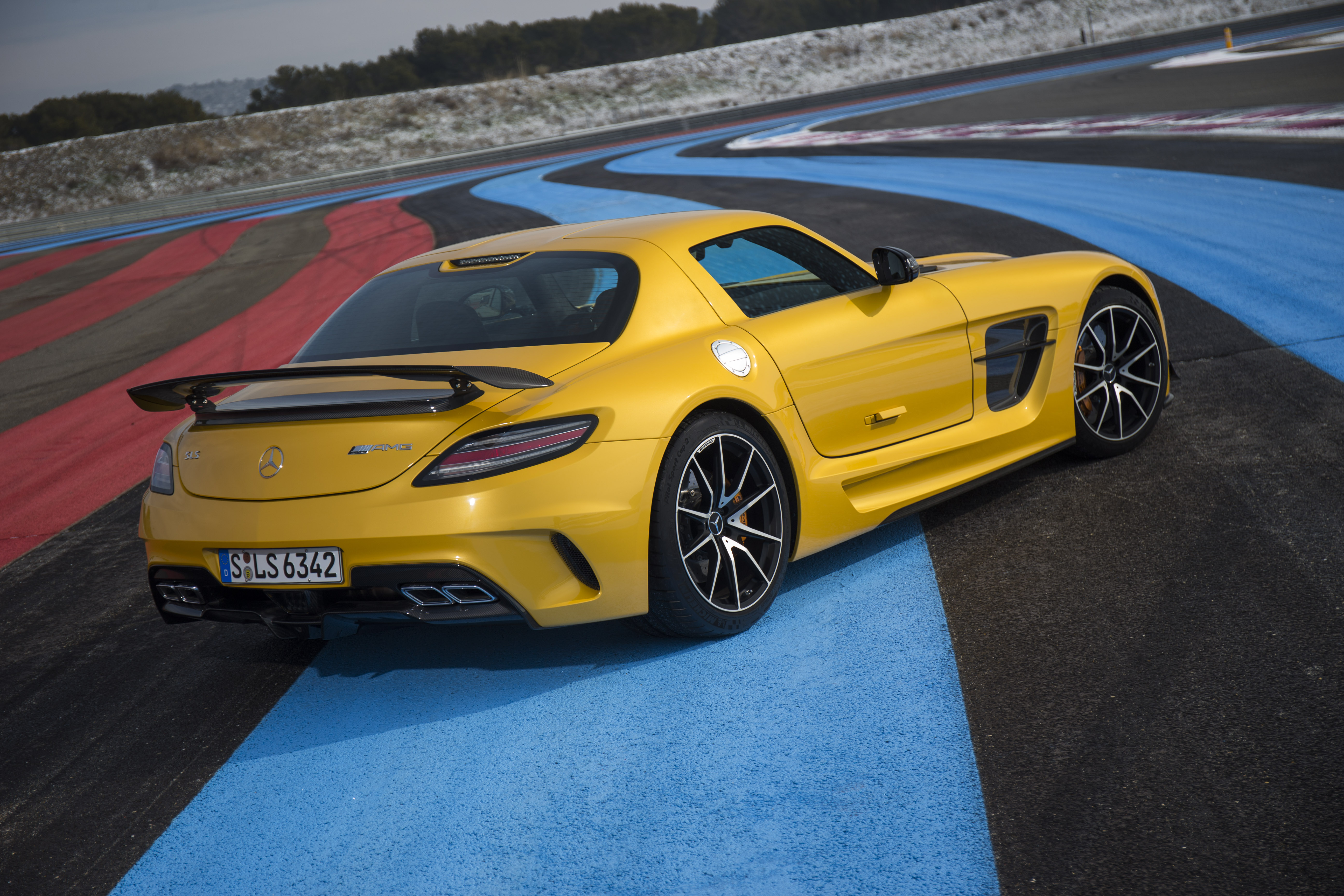  Mercedes-Benz SLS AMG  