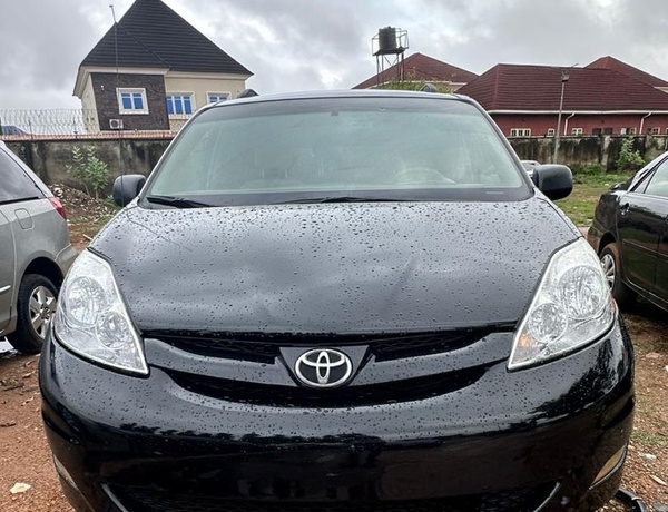UNREGISTERED 2008 TOYOTA SIENNA FOR SALE